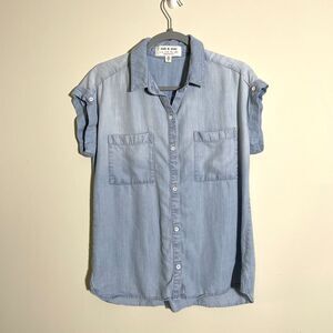 Anthropologie Cloth & Stone Women's Blue Denim Shirt Size Small Pockets Casual